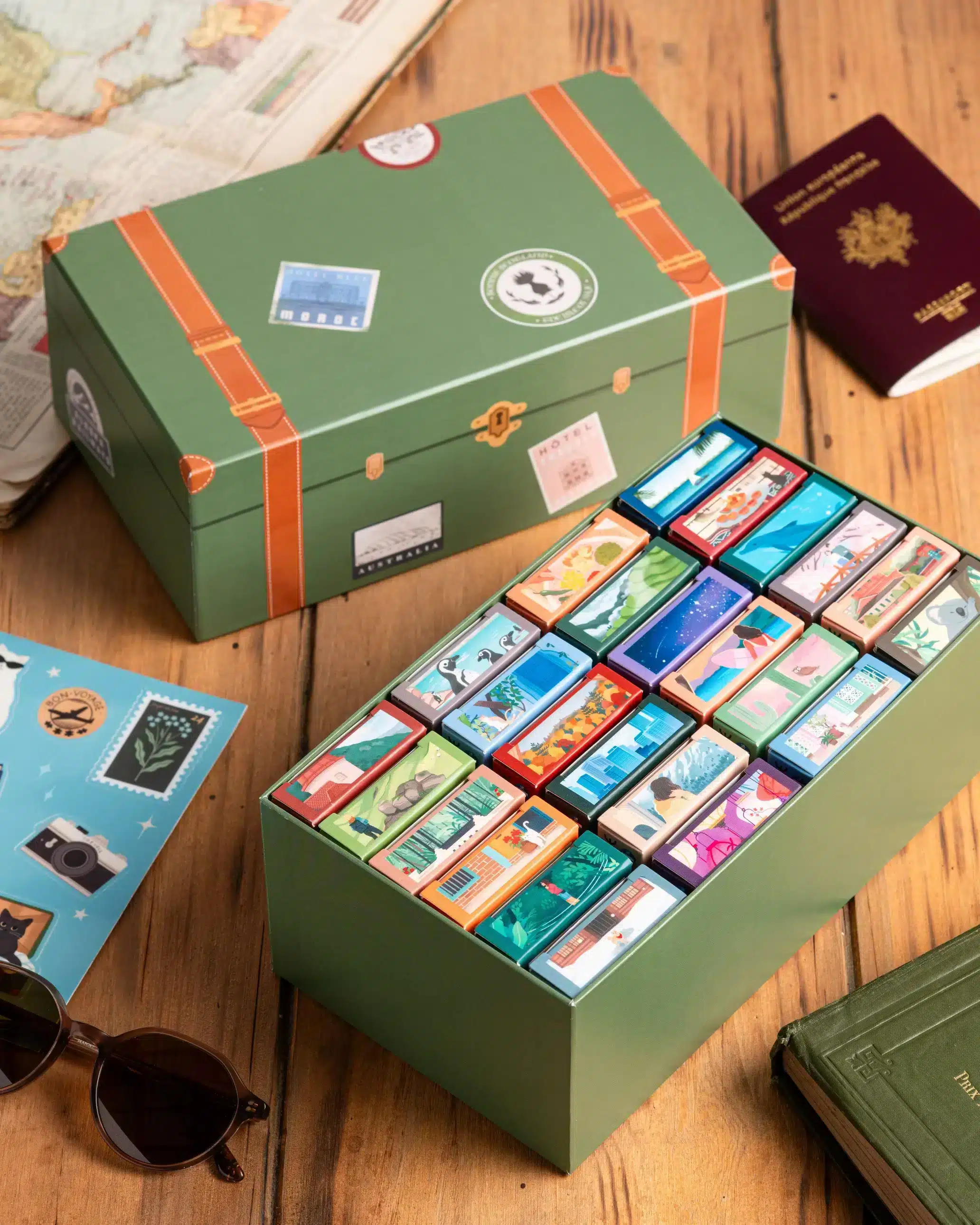 Coffret La Malle à souvenirs de la marque Trevell composé de 24 minis puzzles